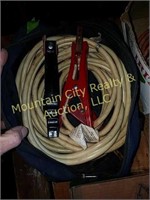 Heavy duty jumper cables – practically new!