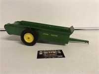 1/16 Ertl John Deere Manure Spreader