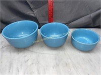 Set of blue Oxford stoneware mixing bowls