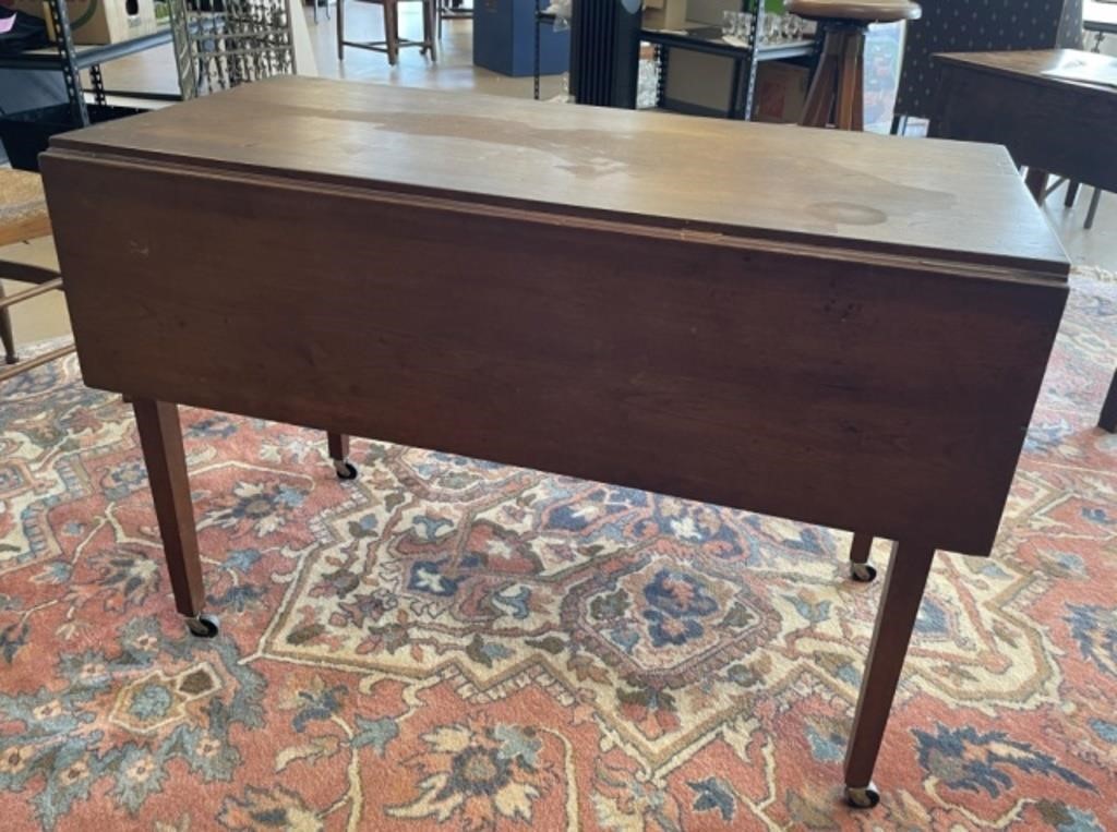 18th Century Pembroke Drop Leaf Table