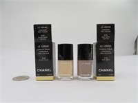 2 vernis à ongle neufs CHANEL