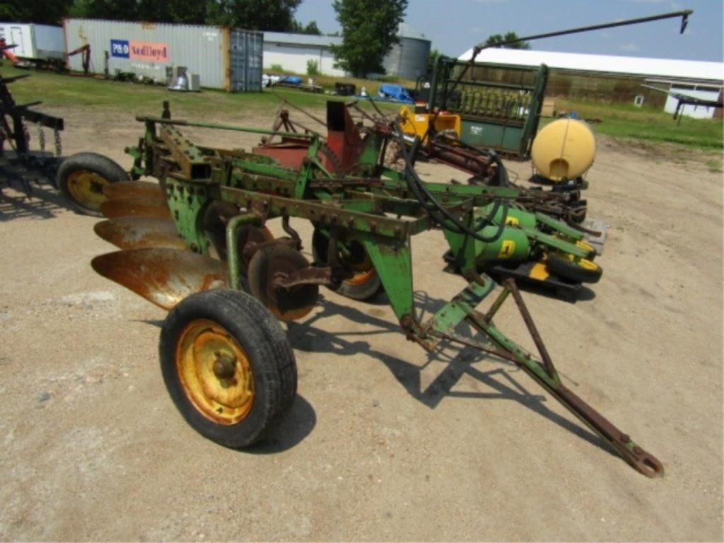 John Deere 4 Bottom Plow, Hyd. Lift, Coulters