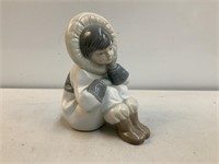 Nao Eskimo Figurine