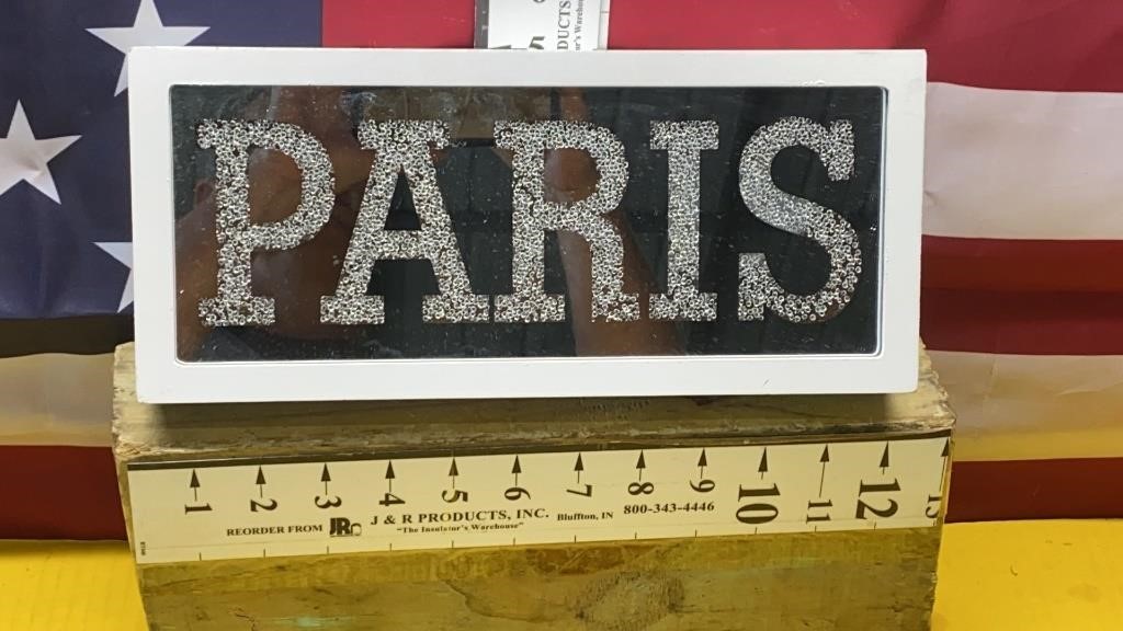 Light up Paris Sign