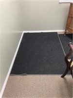 Floor mat. 48” x 69”