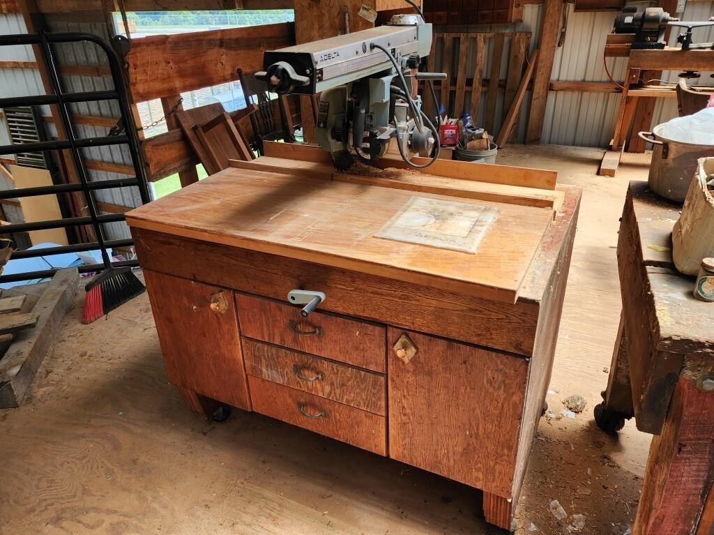 Delta Model 10 Radial Arm Saw with Cabinet