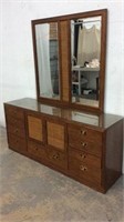 Thomasville Dresser & Mirror K12A