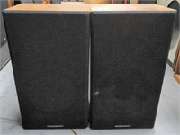 Pair of Marantz SP208 speakers 11"x9"x19" bidding