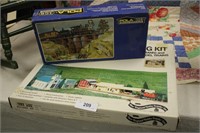 SET OF 2 TRAIN TOWN BUILDING KITS