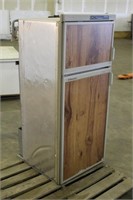 Dometic RV Refrigerator/Freezer, Works Per Seller