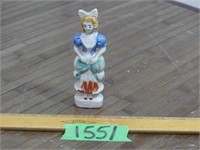 Vintage Ceramic figurine 5"x1"
