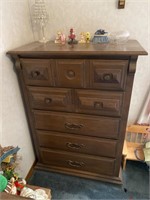 5 Drawer Dresser, Contents on & In