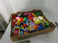 DUPLO large flat of duplos, clean,  toy game