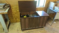 Zenith Console Record Player 26" Tall x 41" x 17"