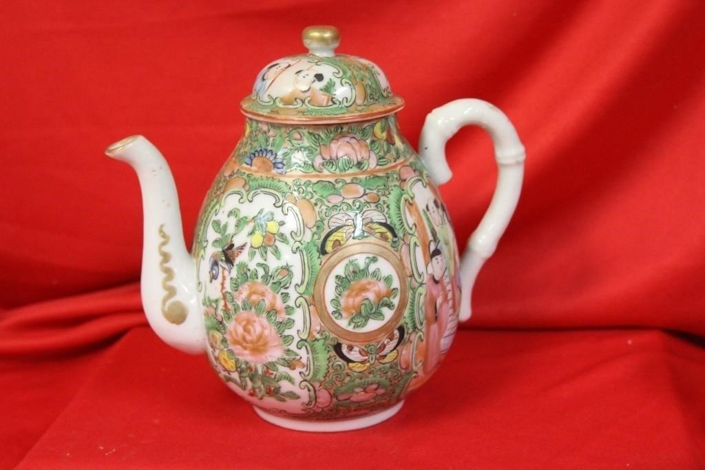 A Chinese Rosemedallion Teapot