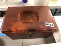 PLASTIC SEWING BOX