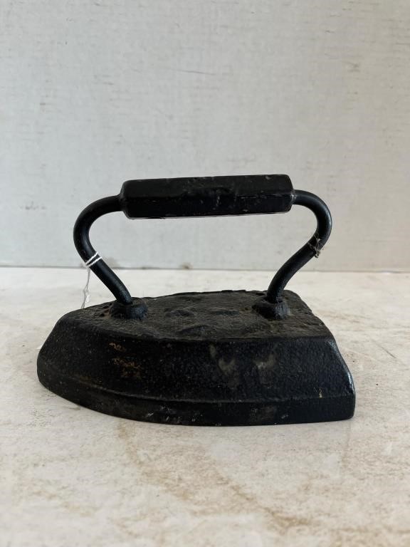 Antique Cast Iron Cumberland Sad Iron