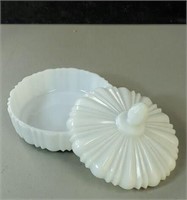 White Candy dish with lid