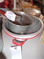 Aluminum Colendar & Sauce Maker