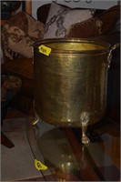 464: Brass brewing pot 17.5inX15in diameter