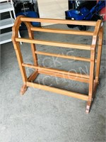wood quilt rack - 30 1/2" L x 31" h
