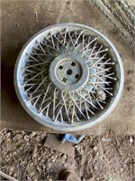 Wire spoked hubcap