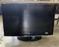 37in LG TV