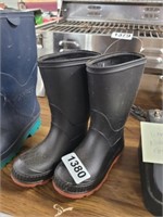 KIDS RUBBER BOOTS SIZE 7-8