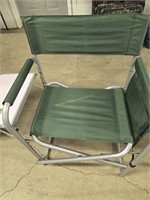 Folding camp chair with side table