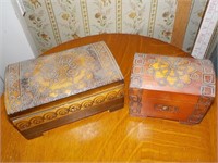 2 Early carved boxes 3.5x2.5x3, 5.5x3.5x2 Each x