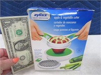 New ZYLISS Apple/Vege Cutter HandPush Slicer