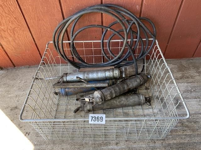 Wire Basket w/Grease Guns & Rubber Hose