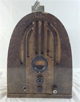 Vintage Philco radio, untested, missing knob.