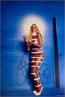 Autograph  
Pamela Anderson Photo