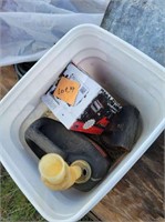 Electric fuel pump and empty jug