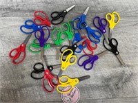 20 pairs of kiddo safety scissors