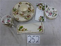 box Lot Cups & Saucers