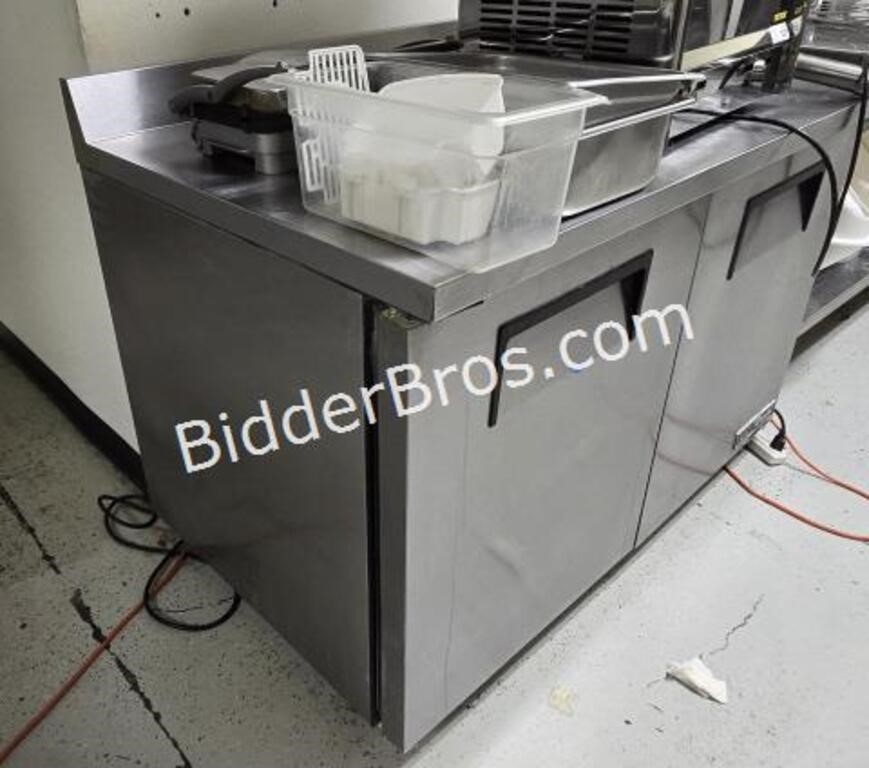 Nonworking: 2 Dr Worktop Cooler TRUE Twt-48-HC