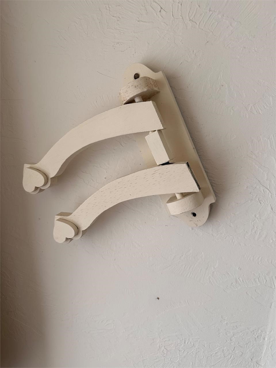 Wooden wall hanger