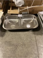 32" x 18" Undermount Double Bowl SS Sink