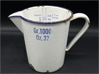 Vintage Porcelain Enamel Measuring Pitcher 32oz