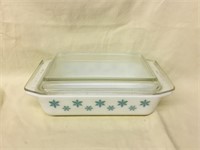 Pyrex SNOWFLAKE Rectangle Baking Dish with Lid