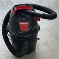 Shop Vac 2.5 Gallon Vacuum