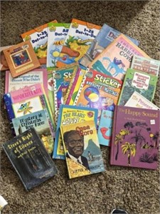 Kids Books: Tom Sawyer, Looney Tunes, Puss &