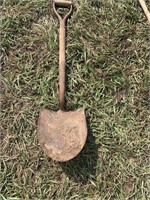 Short Spade with D handle