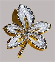 ELEGANT VINTAGE SIGNED SARAH C SILVER LEAF BROOCH