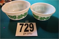 (2) Vintage Hazel Atlas Bowls(R9)