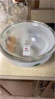 Anchor hawking fire king 9 “ diameter bowl, Pyrex