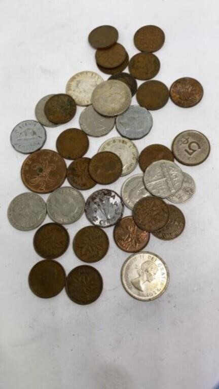 Lot of mostly Canadian coins, some older