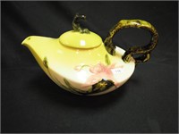 Hull Woodland mid-century Aladdin teapot